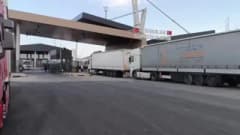Ağrı Doğubayazıt Gürbulak Gümrük Kapısı önünde TIR kuyruğu oluşmuş halde bekliyor