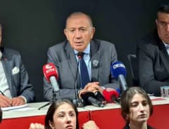 CHP İstanbul İl Başkanlığı 16. Rozet Takma Töreni’nde konuşan Gürsel Tekin