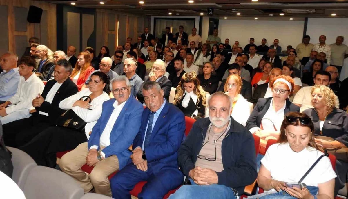 Cumhuriyet Halk Partisi İstanbul İl Başkanlığı'nda 16. Rozet Takma Töreni düzenlendi.