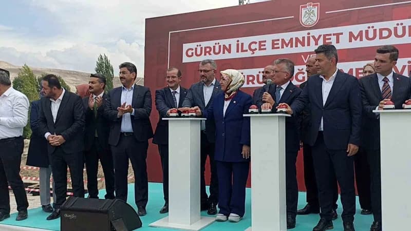 Sivas Gürün ilçesinde İlçe Emniyet Müdürlüğü ve öğretmenevi binalarının temel atma töreninden görüntü