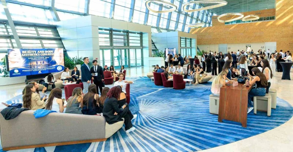 Bakü’de düzenlenen Uluslararası Güzellik Ve Vücut Estetiği Kongresi, başta Türkiye olmak üzere farklı ülkelerden çok say