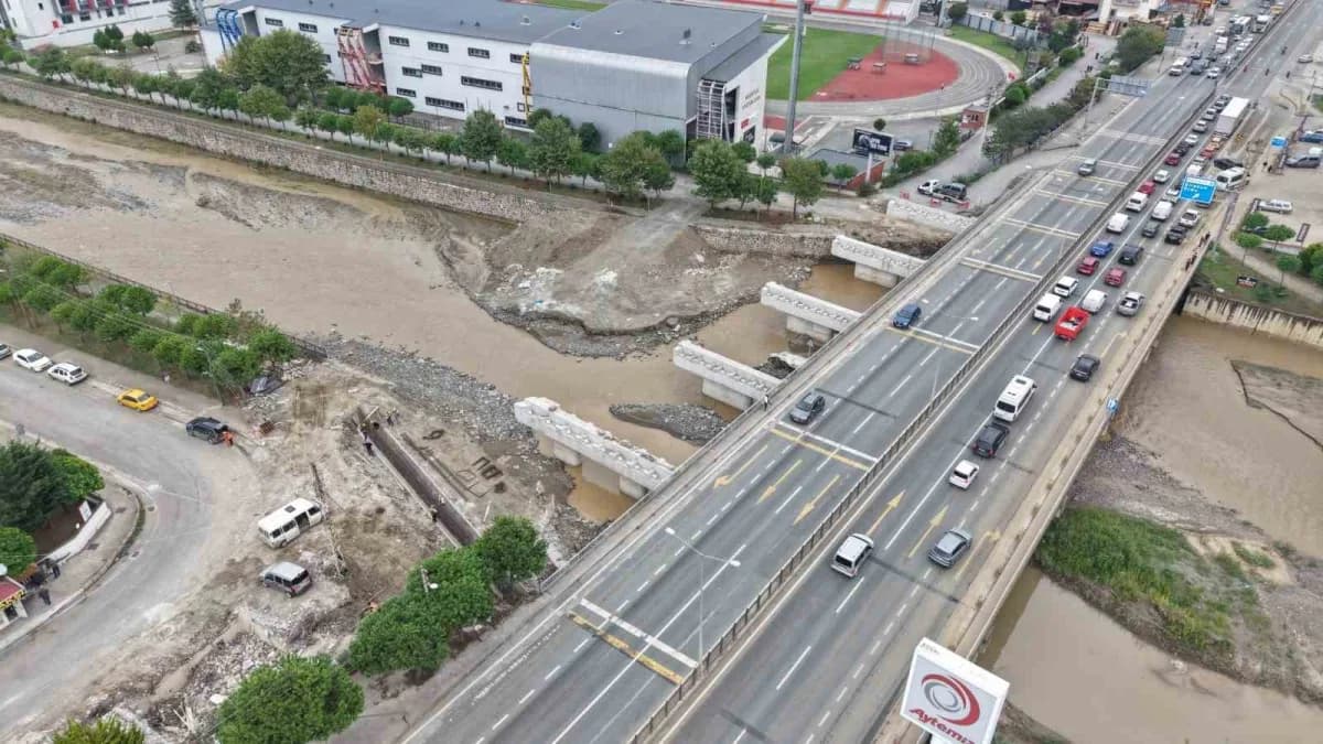 Trabzon'un Akçaabat ilçesi Haçkalı Baba Kavşağı’na yeni köprü yapılıyor. Köprü ve kavşak düzenlemesi tamamlandığında has