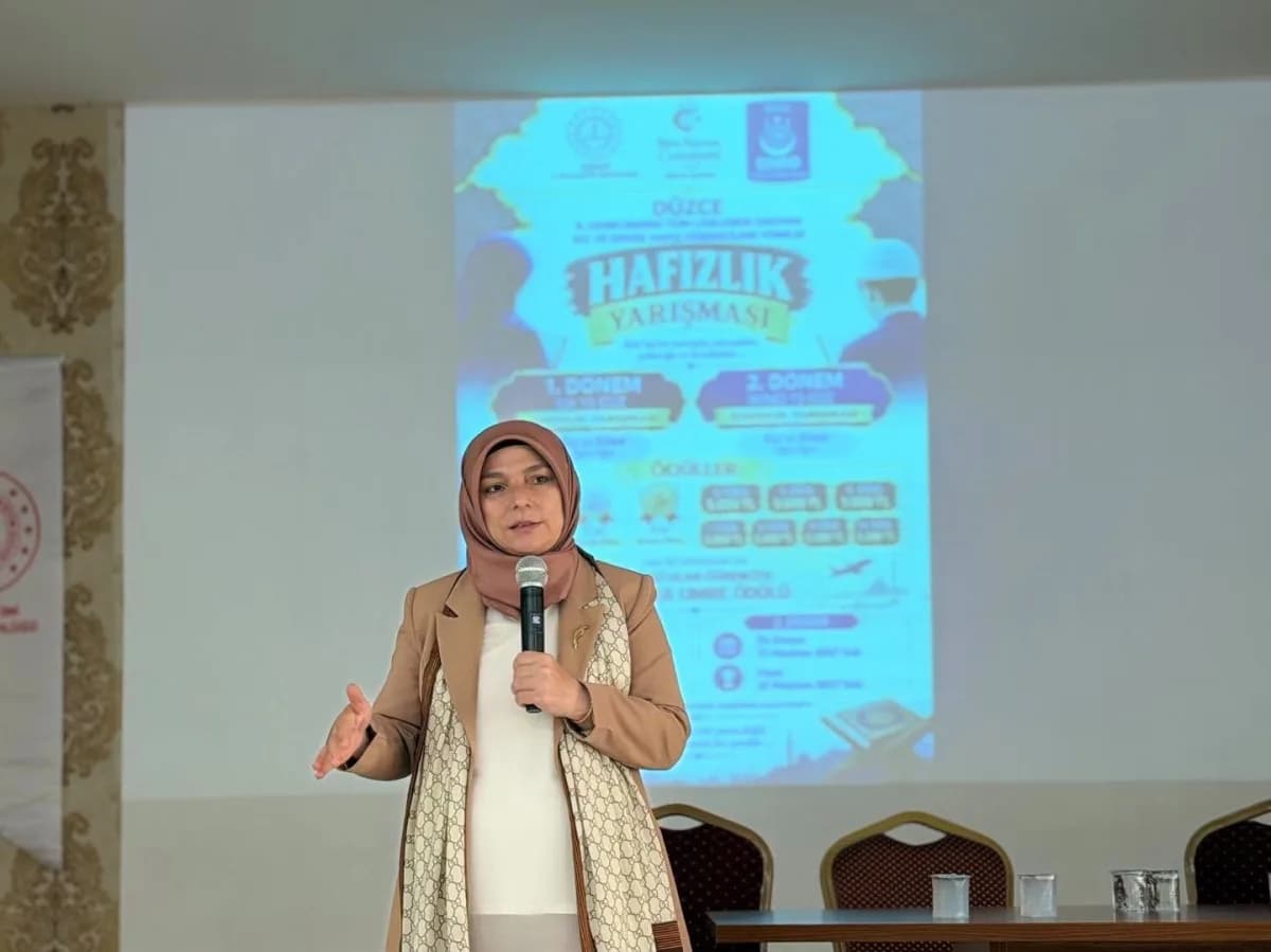 Düzce’de Mehmet Akif İnan Anadolu İmam Hatip Lisesinde yürütülen hafızlık eğitimine ilişkin yıl boyunca yapılacak çalışm