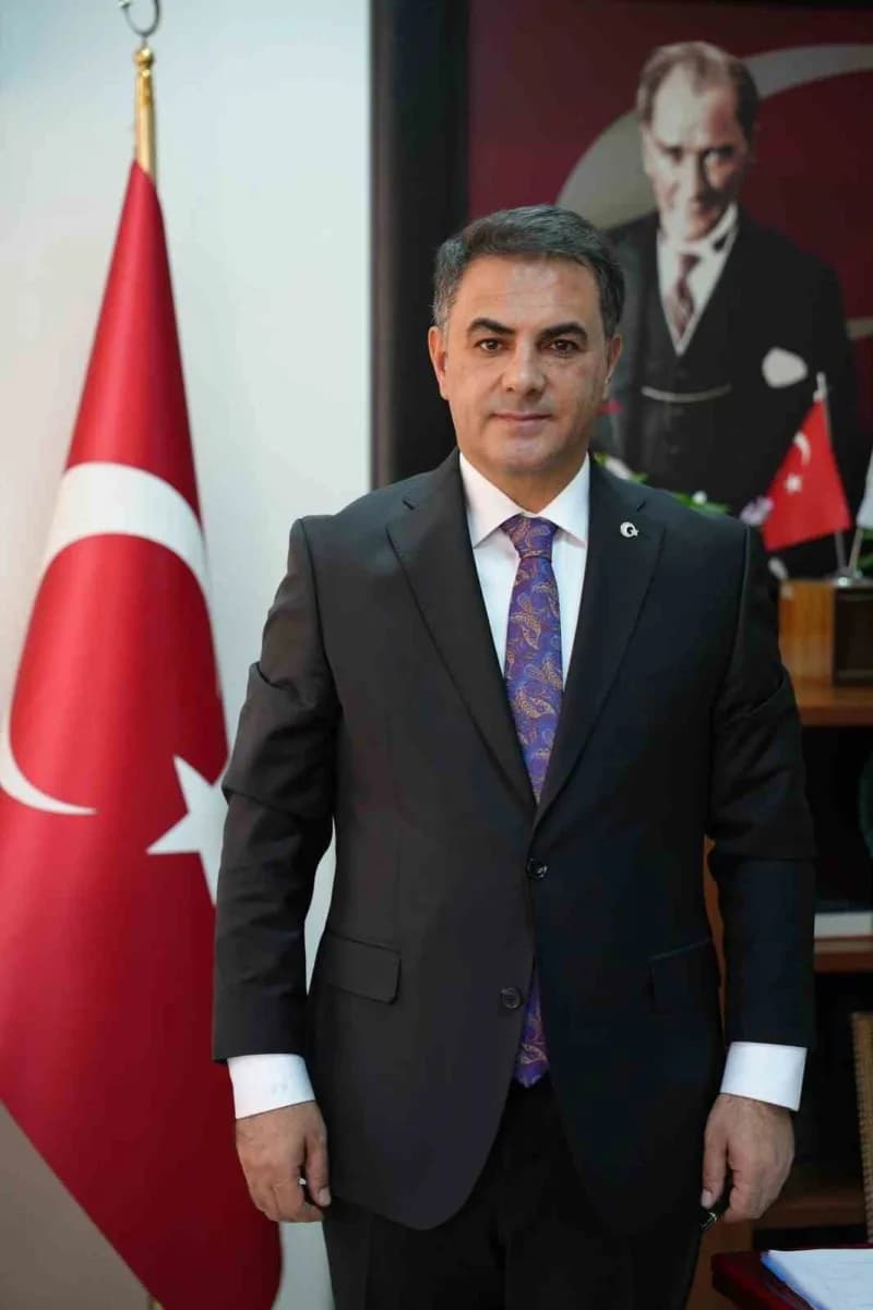 Hakkâri Sanayi ve Teknoloji İl Müdürü Erol Baykara, sınava girecek öğrencilere başarı dileklerini iletti.