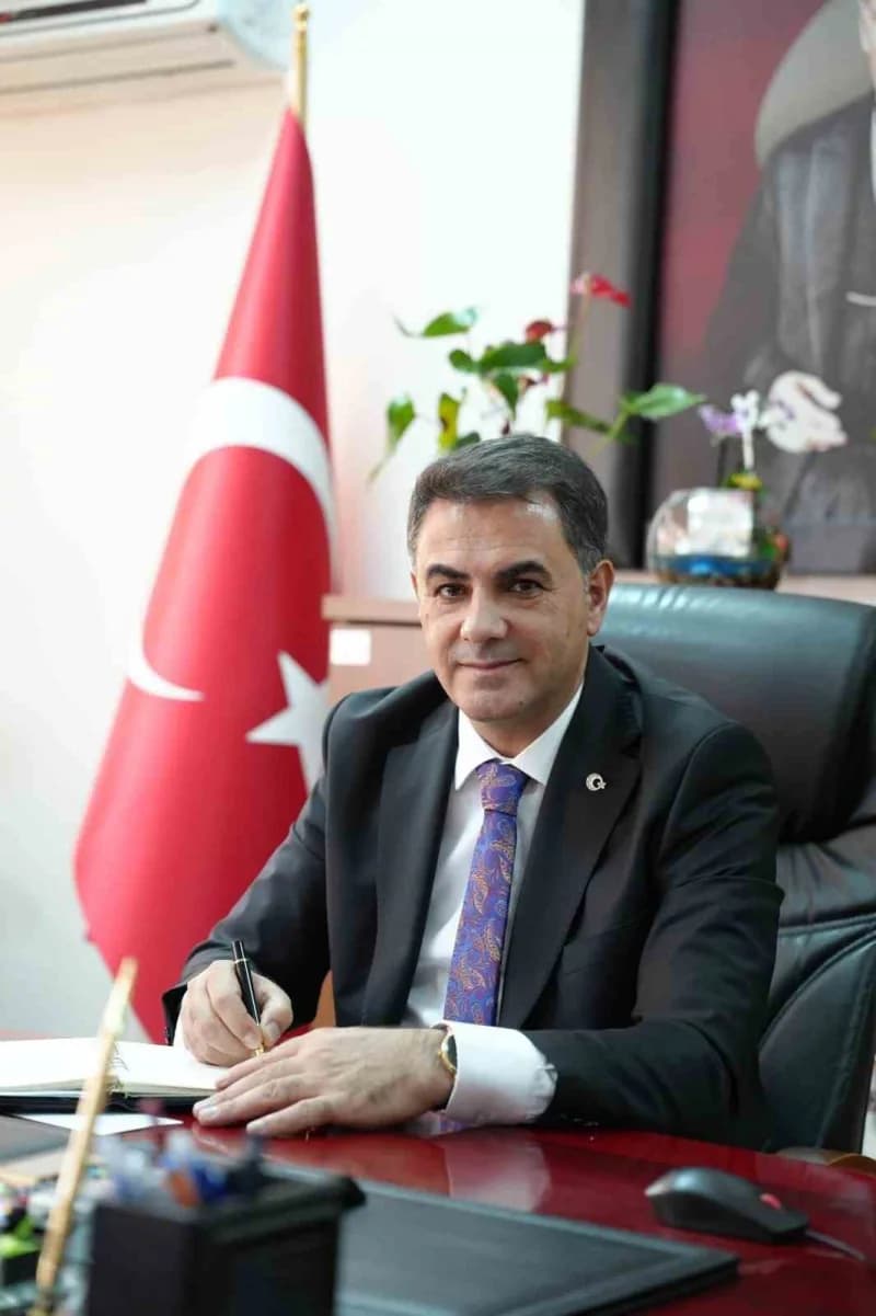 Hakkâri Sanayi ve Teknoloji İl Müdürü Erol Baykara, sınava girecek öğrencilere başarı dileklerini iletti.