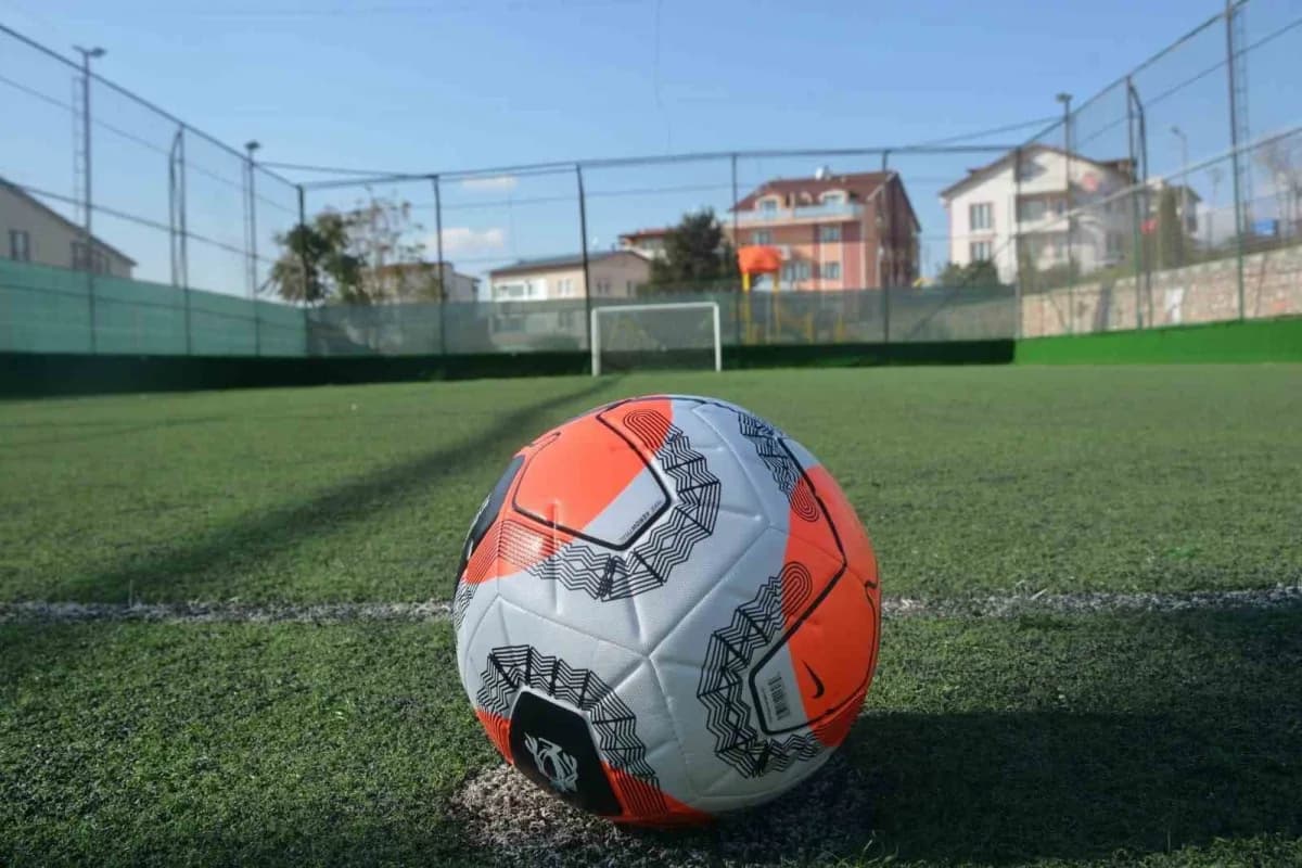 Bursa'da halı saha futbol turnuvasında kalp krizi geçiren işçinin ölümü sonrası iş kazası kararı