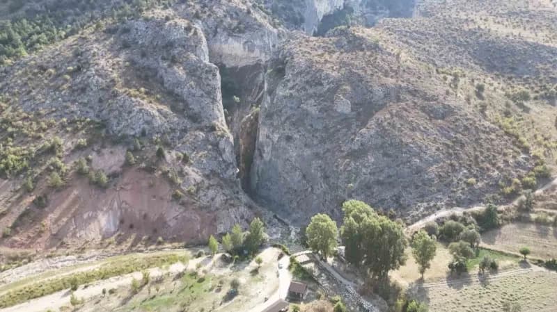 Kanyonun Türkiye’deki sayılı kanyonlar arasında yer aldığını belirten işletmeci Mehmet Şimşek, son bir yılda yaklaşık 45