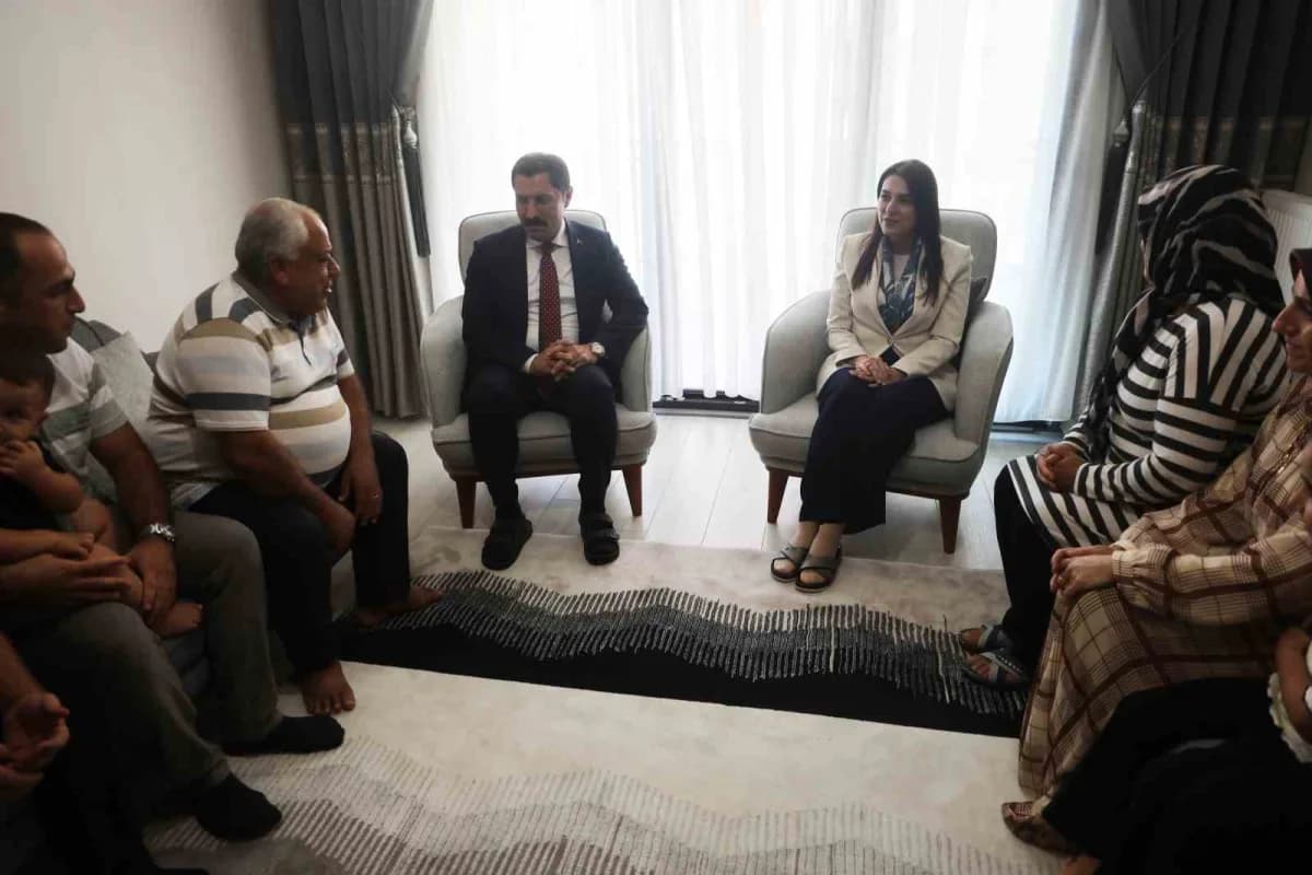 Hatay Valisi Mustafa Masatlı, eşi Esra Masatlı ve Yurdagül ailesini ziyaret etti