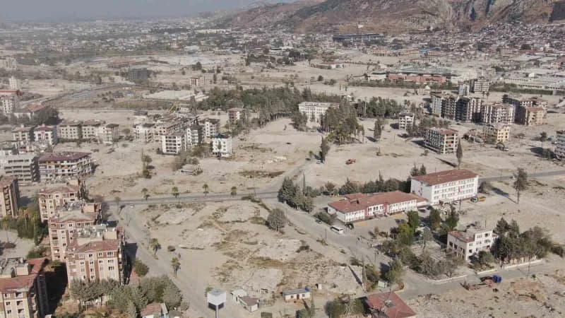 Cumhuriyet Mahallesi'nde enkazlar kaldırıldıktan sonraki hali (Arşiv)