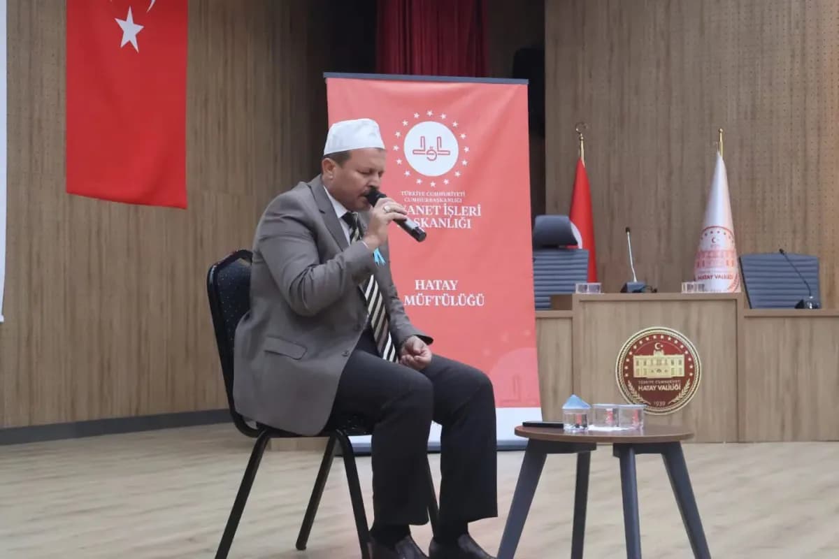 Program, Kur’an-ı Kerim tilavetiyle başladı.