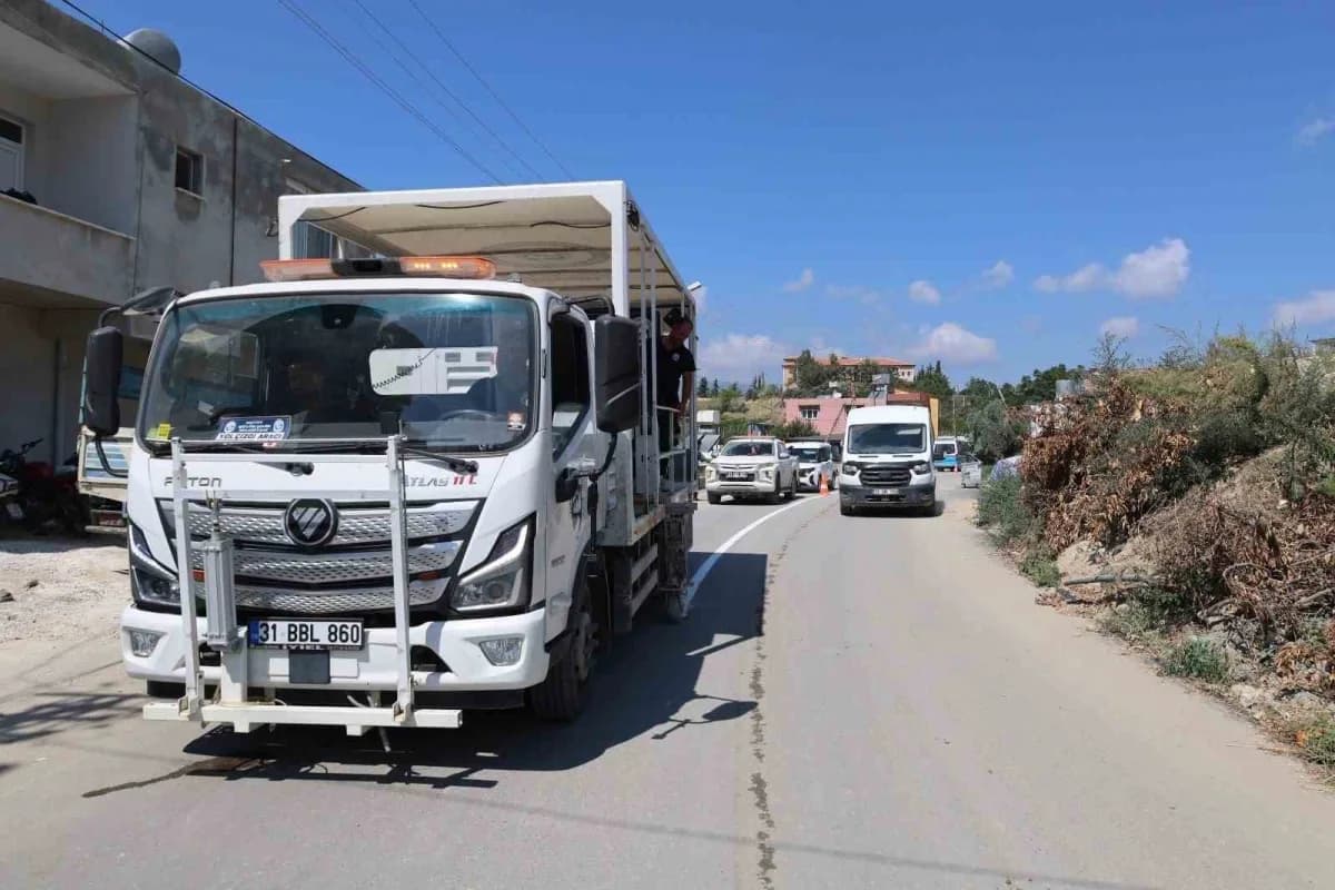 Samandağ Sutaşı Mahallesi Abdi İpekçi Caddesi’nde tamamlanan beton asfalt çalışmasından görüntüler.