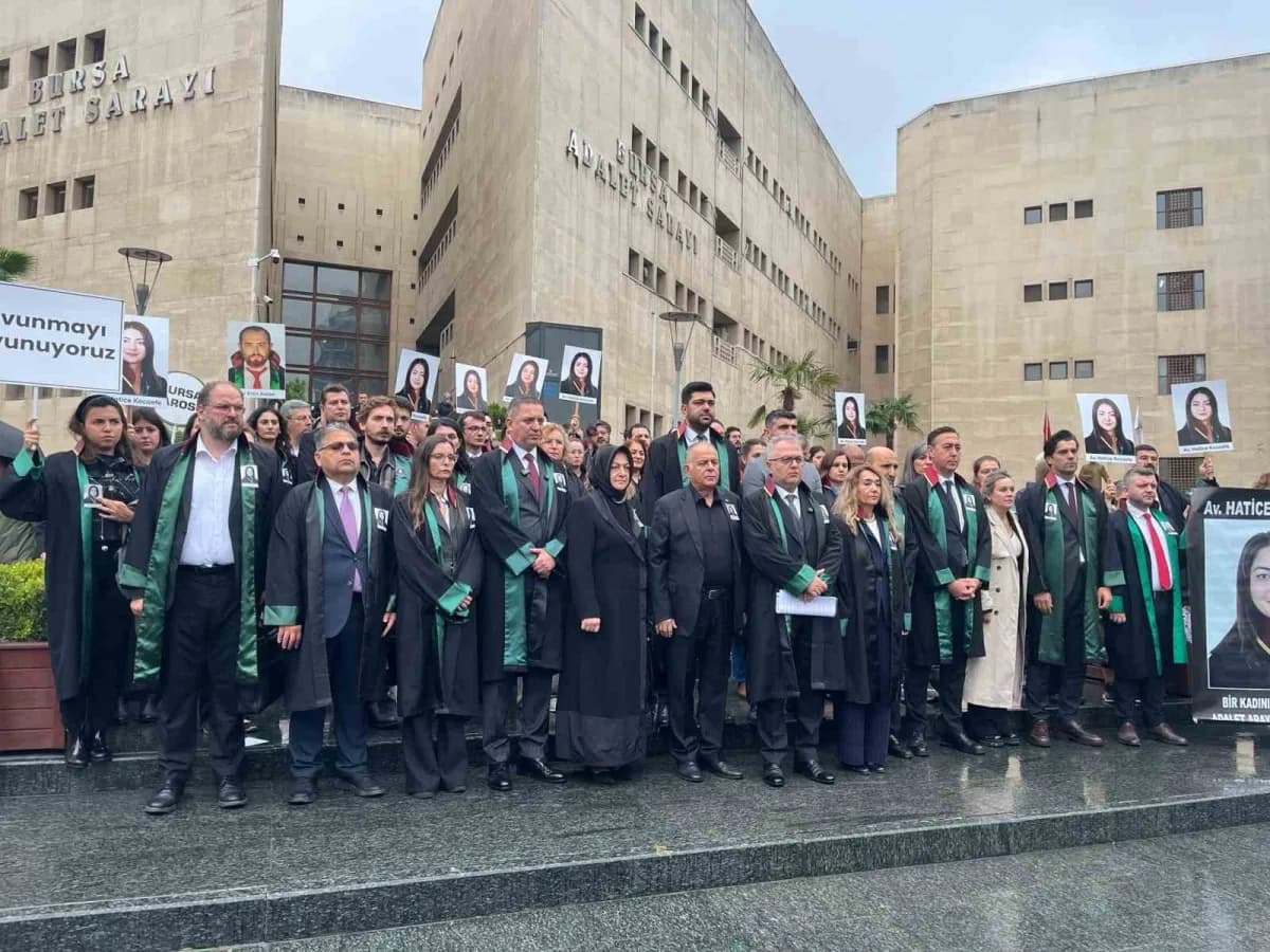 Duruşmaya, Türkiye Barolar Birliği Başkanı Erinç Sağkan ve TBB yöneticilerinin yanı sıra çok sayıda baronun temsilcileri