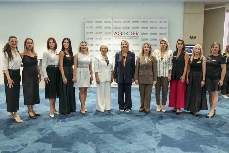 Antalya Ticaret ve Sanayi Odası (ATSO) Başkan Adayı Hatice Öz, seçim çalışmaları kapsamında farklı sektörlerde faaliyet