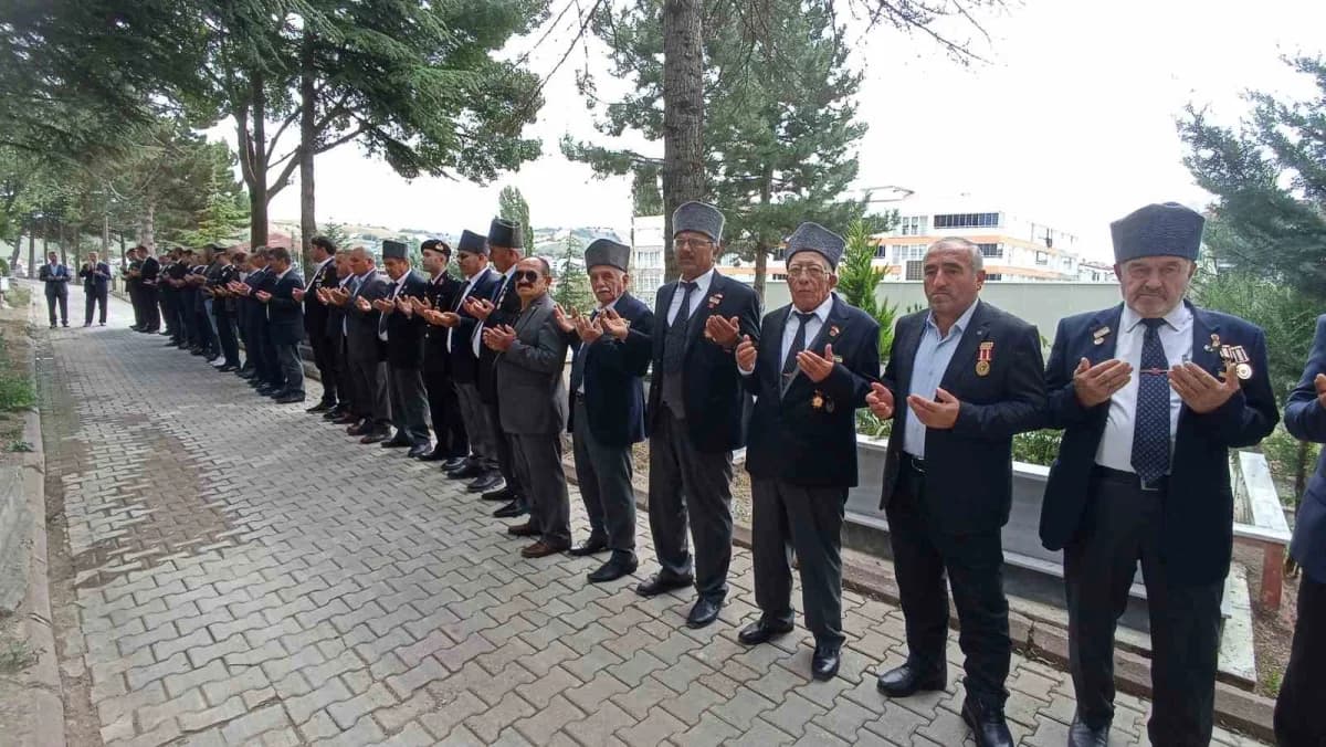 Şehitlik ziyareti