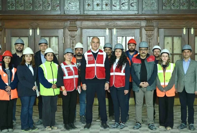 Haydarpaşa Gar Sahası restorasyon çalışmalarında tarihi yapının dış cephesi ve çevresinde yapılan güçlendirme uygulamala