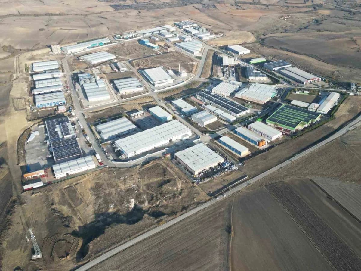 Tekirdağ Hayrabolu OSB’de inşaatı devam eden entegre gıda ve yağ fabrikası