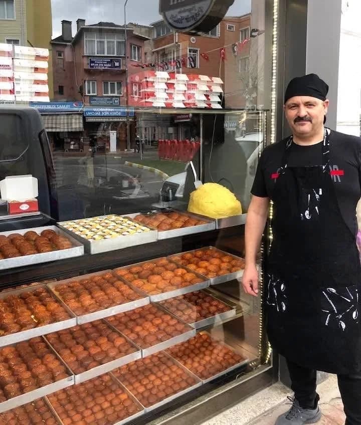Hayrabolu tatlısı imalatçısı Saim Kaya, yaklaşık 5 yıl önce coğrafi işaretle tescillenen Hayrabolu tatlısının geleneksel