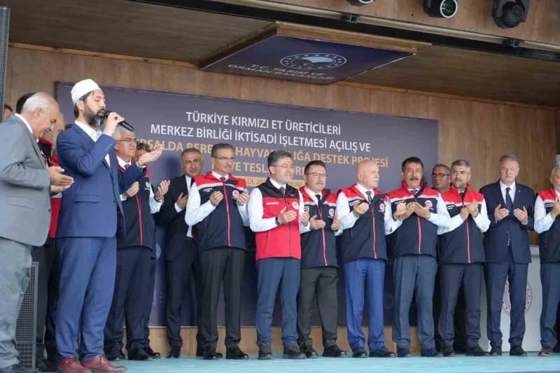Erzurum’da Aziziye Hayvan Pazarı’nda Türkiye Kırmızı Et Üreticileri Merkez Birliği İktisadi İşletmesi Açılışı ve Kırsald