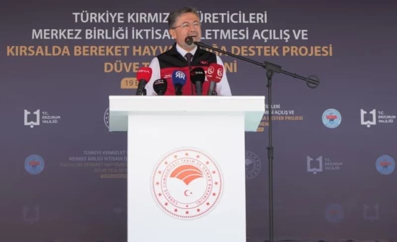 Tarım ve Orman Bakanı İbrahim Yumaklı Erzurum’da hayvancılık destekleri hakkında konuşuyor