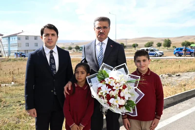 Vali Aydın Baruş, Hınıs-Tekman Relokasyon Yolu (Alternatif Yol) Çatkale istikametinde devam eden Yol yapım çalışmalarını