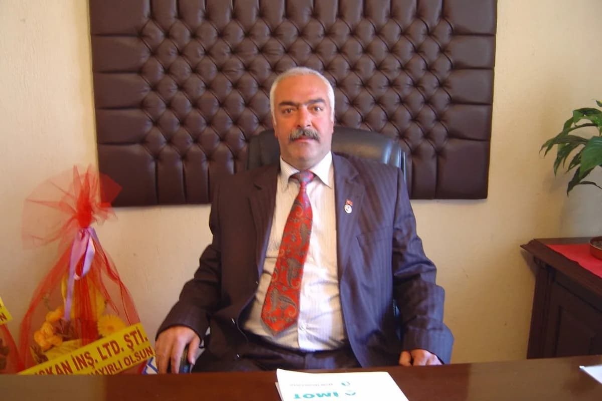 Kütahya Hisarcık ilçesi Şeyhler beldesinde eski Belediye Başkanı Alaattin Ölmez'in anısına düzenlenen tören