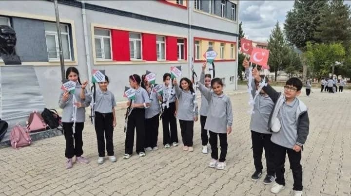 Hisarcık’ta "Uçurtmalar Vurulmasın, Gökyüzü Çocuklara Kalsın" etkinliği