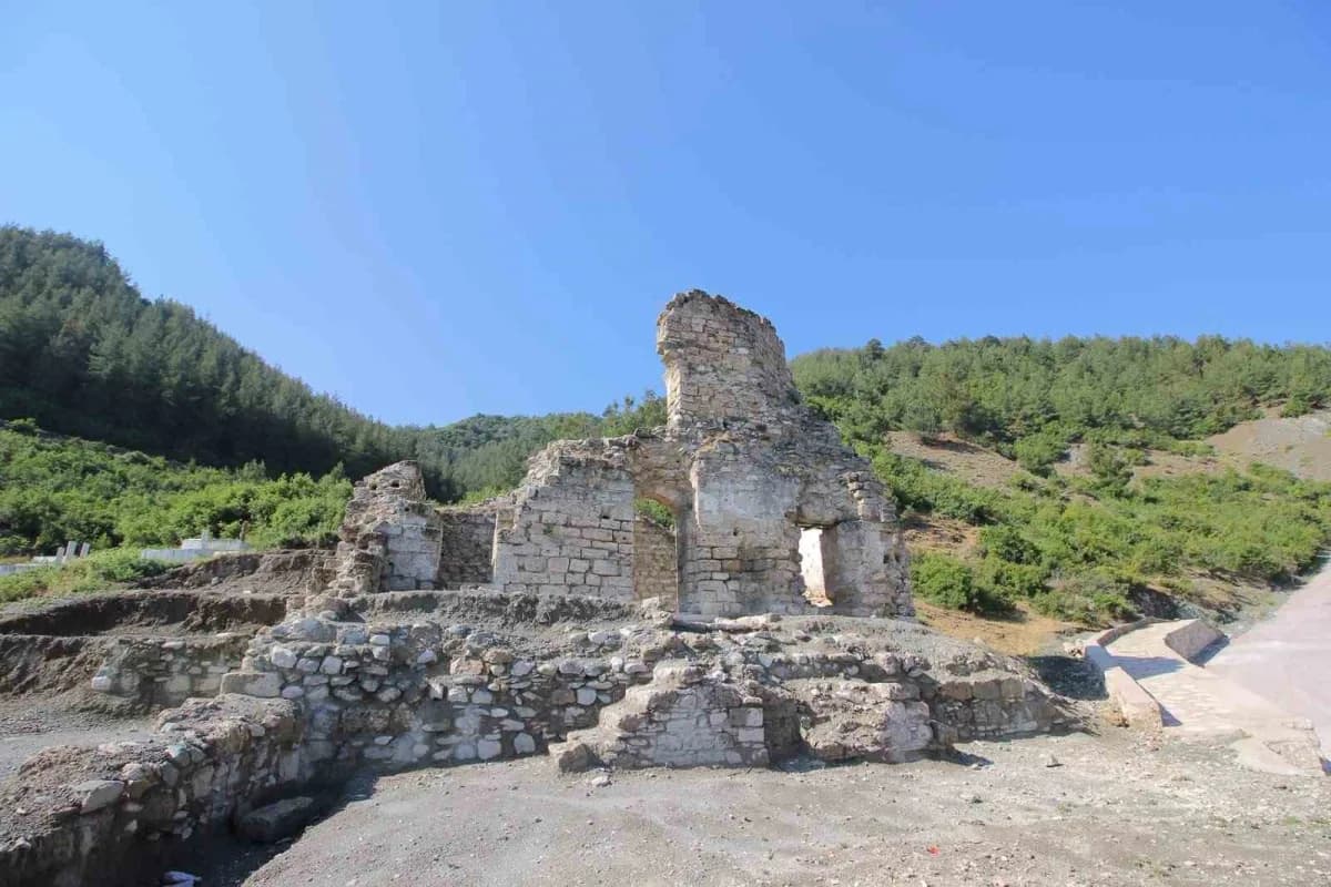 Honaz Belediyesi Eylül Ayı Olağanüstü Meclis Toplantısı’nda Sultan Murat Camii’nin kazı, restorasyon ve konservasyon çal