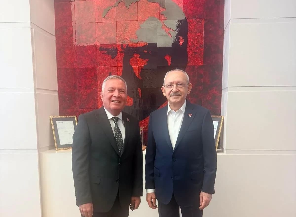 Honaz Belediye Başkanı Yüksel Kepenek, CHP Genel Merkezi'nde Kemal Kılıçdaroğlu ile görüşüyor