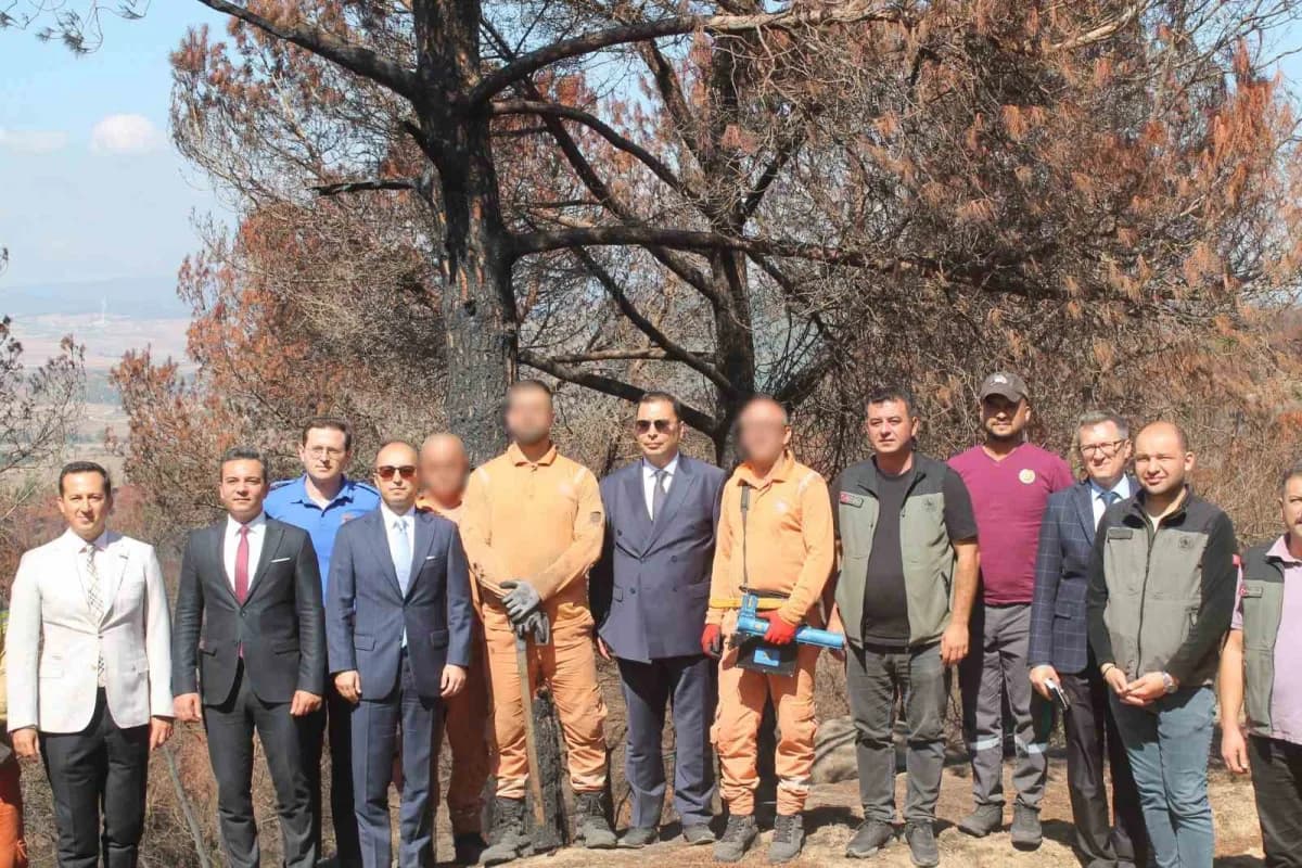 Balıkesir'de hükümlülerin orman ağaçlandırma ve bakım çalışmalarında sahada çalışması