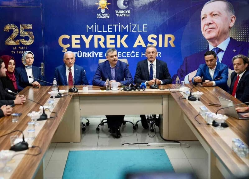Türkiye Yüzyılı Buluşmaları kapsamında Ümraniye’de bir dizi ziyaret gerçekleştiren İçişleri Bakanı Mustafa Çiftçi, AK Pa
