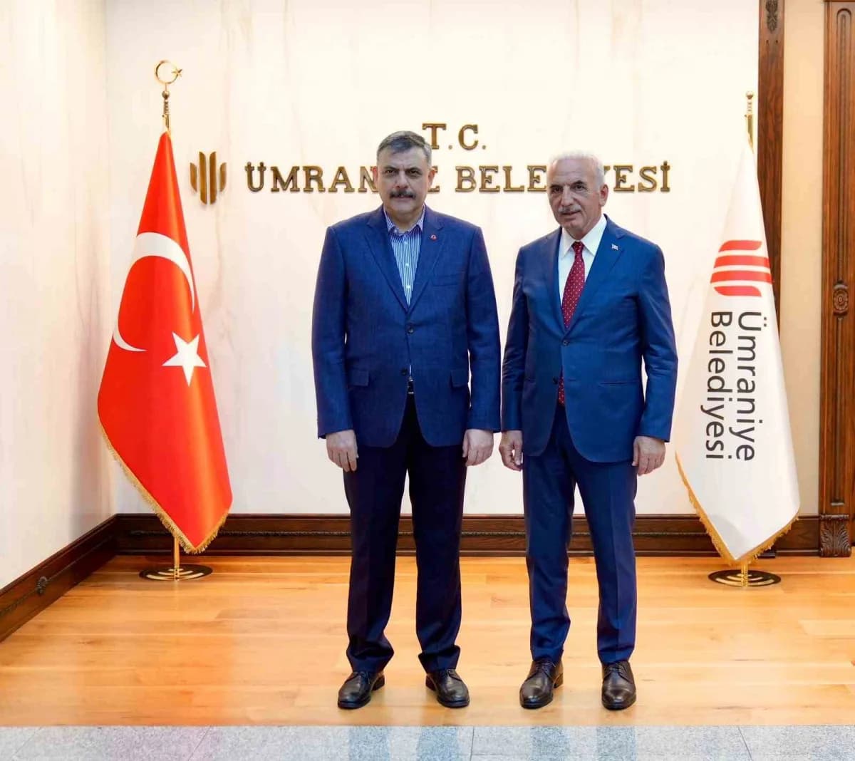 İçişleri Bakanı Mustafa Çiftçi, Ümraniye’de AK Parti ilçe teşkilatı ve belediye yetkilileriyle bir arada
