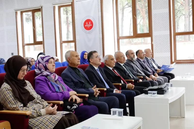 Denizli’de “İdeal Din Görevlisi Nasıl Olmalı?” konferansı düzenlendi