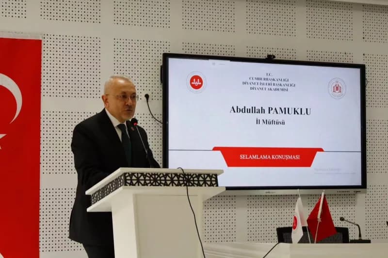 Denizli’de “İdeal Din Görevlisi Nasıl Olmalı?” konferansı düzenlendi