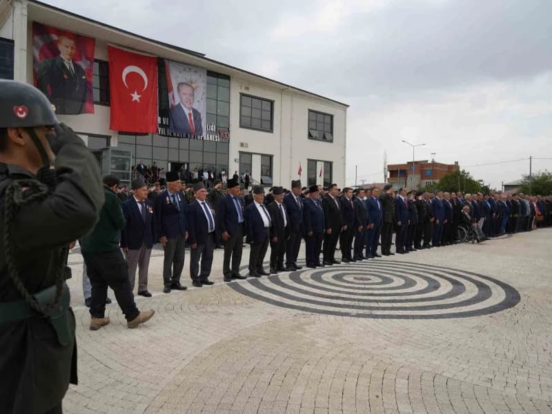 Törende konuşan Türkiye Harp Malulü Gaziler Şehit Dul ve Yetimleri Derneği Iğdır Şubesi Başkanı Gazi Orhan Severli, gazi
