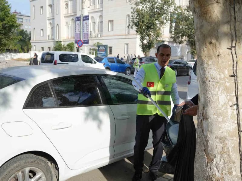 Iğdır'da temiz ve düzenli bir kent kültürünün yaygınlaştırılması amacıyla başlatılan çevre temizliği çalışmasının startı
