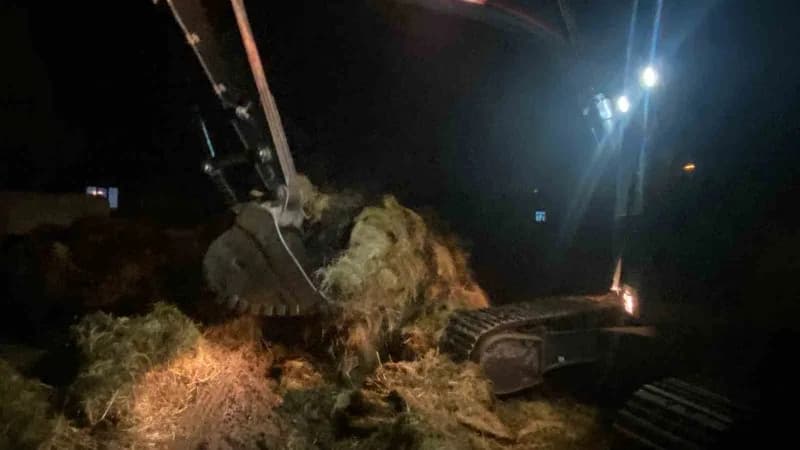 Iğdır'da çıkan yangında bin 100 balya zarar gördü