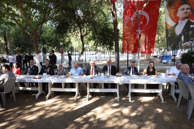 Aydın’ın İncirliova ilçesinde 19 Eylül Gaziler Günü dolayısıyla Gaziler ve aileleri onuruna program düzenlendi. İncirlio