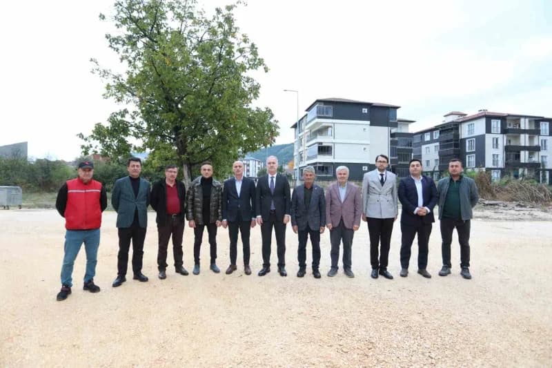 İnegöl Belediyesi, Cerrah Mahallesinde Yeni yapılaşmaların olduğu bölgede 27 sokağın sathi kaplaması için çalışma başlat