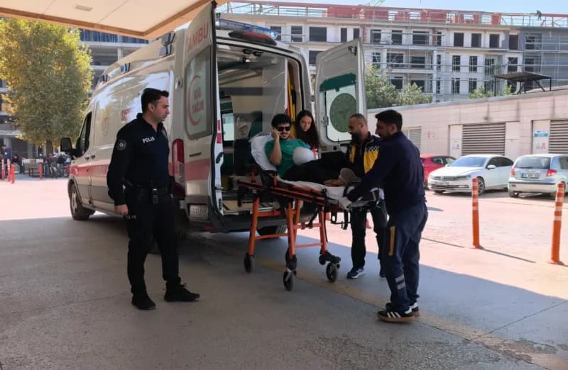 Bursa’nın İnegöl ilçesinde otomobil ile motosikletin çarpışması sonucu meydana gelen kazada motosiklet sürücüsü yaraland