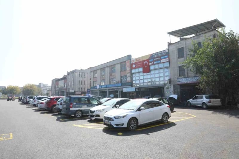 İnegöl Belediyesi, 165 araçlık otoparkın yapımı tamamlandı. Hem bölge esnafının hem de mobilya almak için gelen misafirl