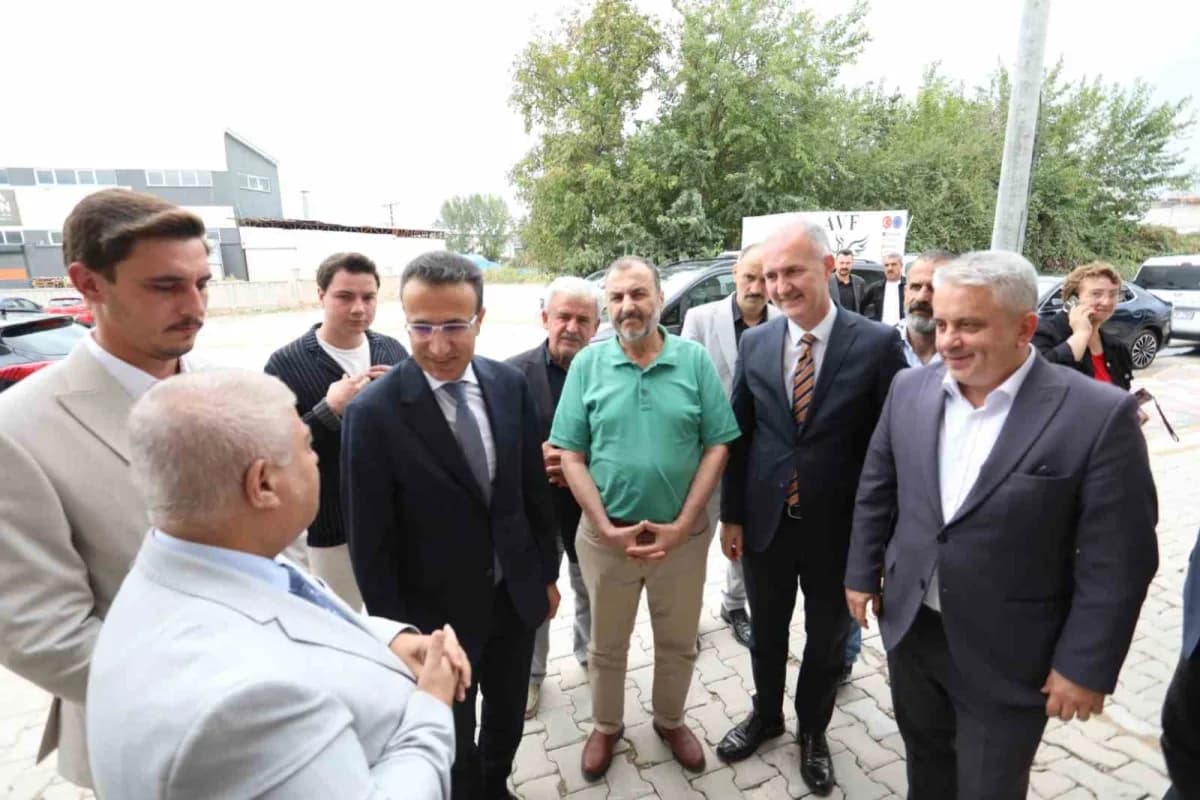 İnegöl Akhisar Mahallesi Hafize-Halil Yavuz Aile Sağlığı Merkezi binası ve çevresi
