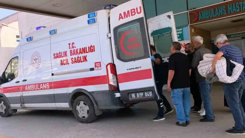 İnegöl Tekke Mahallesi’nde sobadan sızan gazdan etkilenen çiftin tedavi edildiği hastane