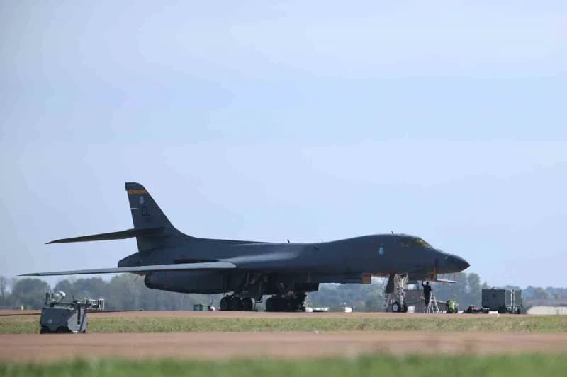 İngiltere'de dün Kraliyet Hava Kuvvetleri’ne (RAF) bağlı Fairford Hava Üssü yakınında gerçekleştirilen operasyonda gözal