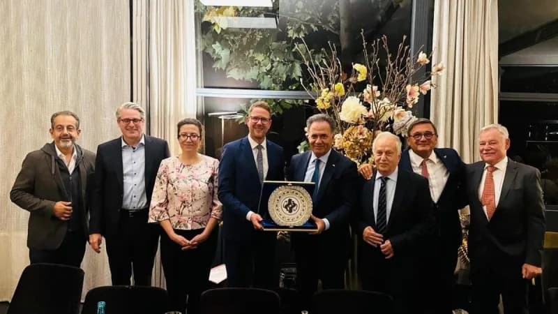 İnönü Üniversitesi ve Giessen Üniversitesi temsilcilerinin sağlık ve bilimsel iş birliği toplantısından görüntü
