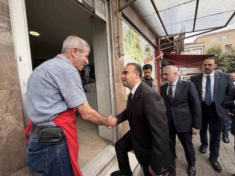 Sanayi ve Teknoloji Bakanı Mehmet Fatih Kacır, "Bütün dünyada insansız hava aracı pazarının üçte ikisi bugün Türkiye'nin