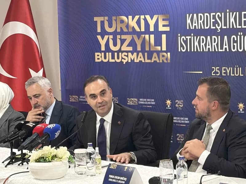 Sanayi ve Teknoloji Bakanı Mehmet Fatih Kacır Kırklareli'nde esnaf ziyaretinde bulunuyor
