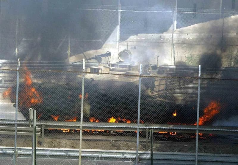 ABD ordusu, kimyasal silah bulunduğu bahanesiyle işgal ettiği Irak’tan 23 yıl sonra çekildi. Amerikan işgali ülkede isya