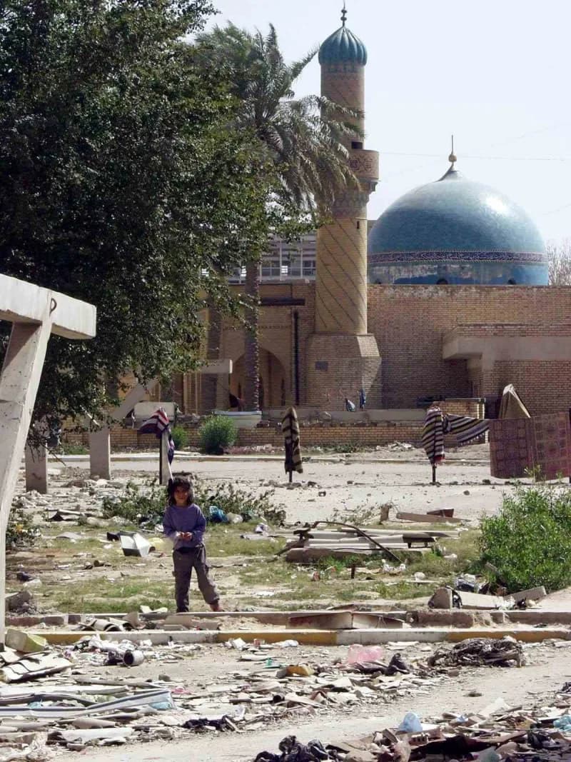 ABD ordusu, kimyasal silah bulunduğu bahanesiyle işgal ettiği Irak’tan 23 yıl sonra çekildi. Amerikan işgali ülkede isya