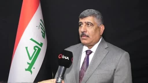 Irak Silahlı Kuvvetler Sözcüsü Sabah el-Numan basın açıklaması yaparken