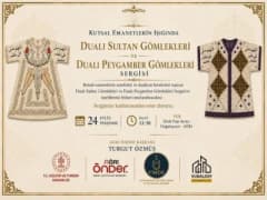 Ağrı İshak Paşa Sarayı'nda dua ve geleneksel motiflerle süslü sultan ve peygamber gömleklerinin sergilendiği özel sergi